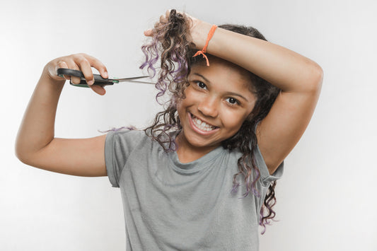 Les erreurs à éviter absolument en salon sur cheveux bouclés